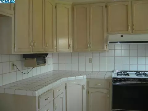 1609 E Prospect Ave, Visalia, CA 93292 photo 2