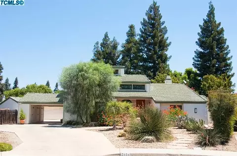 2424 E Vassar Dr, Visalia, CA 93292 photo 2