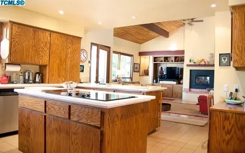 2424 E Vassar Dr, Visalia, CA 93292 photo 8