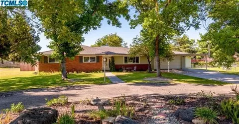 257 Hogan Dr, Lemoore, CA 93245 photo 1