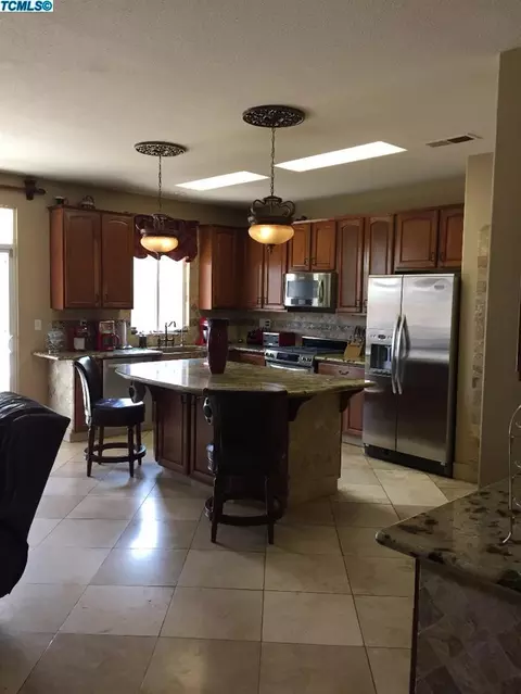 3913 E Cambridge Ave, Visalia, CA 93292 photo 8