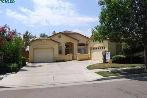 1603 E Victor Ave, Visalia, CA 93292 photo 2