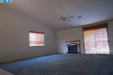 1436 Payne Dr, Hanford, CA 93230 photo 2