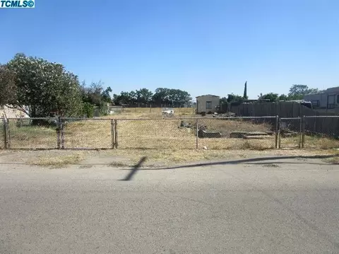 1233 Ellsworth Ave, Pixley, CA 93256 photo 2