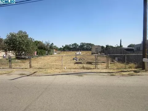 1233 Ellsworth Ave, Pixley, CA 93256 photo 1
