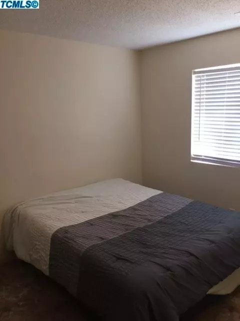 1236 E Saint Johns Pkwy, Visalia, CA 93292 photo 10