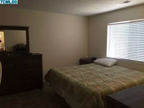 1236 E Saint Johns Pkwy, Visalia, CA 93292 photo 14