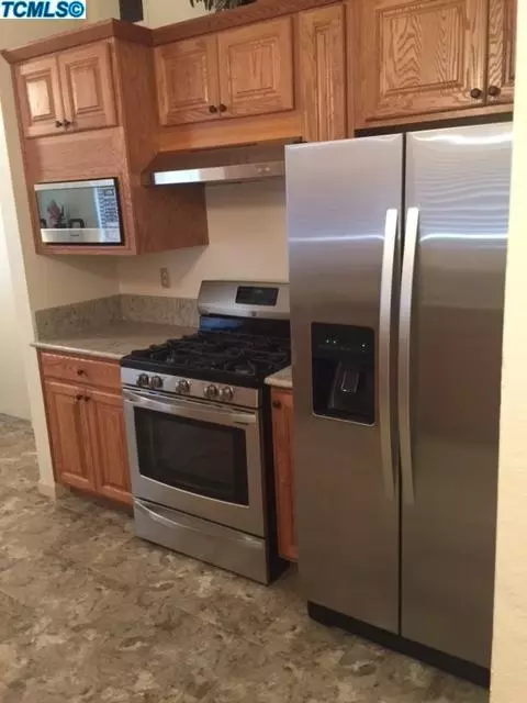1236 E Saint Johns Pkwy, Visalia, CA 93292 photo 8
