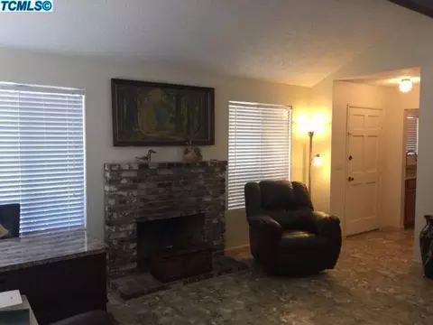 1236 E Saint Johns Pkwy, Visalia, CA 93292 photo 6