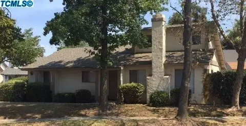 1236 E Saint Johns Pkwy, Visalia, CA 93292 photo 1