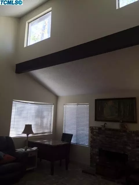 1236 E Saint Johns Pkwy, Visalia, CA 93292 photo 5