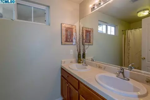 1399 Monarch Dr, Lemoore, CA 93245 photo 17