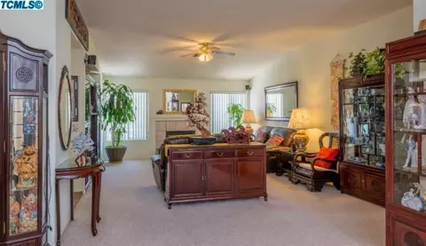 1399 Monarch Dr, Lemoore, CA 93245 photo 4