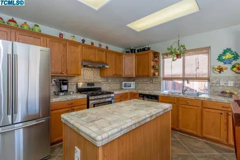 1399 Monarch Dr, Lemoore, CA 93245 photo 10