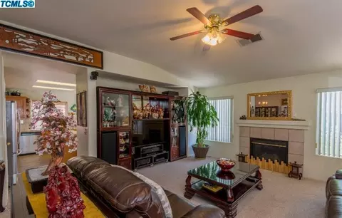 1399 Monarch Dr, Lemoore, CA 93245 photo 5