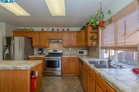 1399 Monarch Dr, Lemoore, CA 93245 photo 11