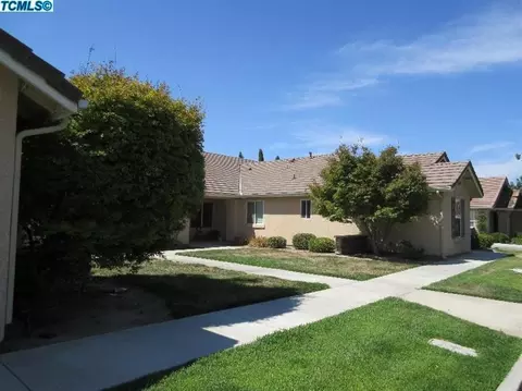 1973 E Academy Ave, Tulare, CA 93274 photo 5