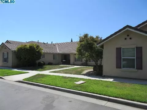 1973 E Academy Ave, Tulare, CA 93274 photo 3