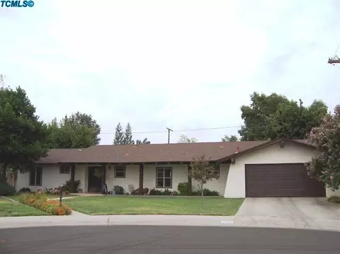 1237 Emerald Ln, Visalia, CA 93277 photo 1