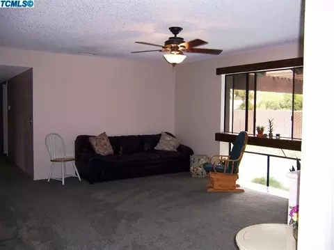 1237 Emerald Ln, Visalia, CA 93277 photo 11