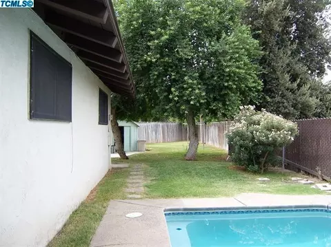 1237 Emerald Ln, Visalia, CA 93277 photo 20