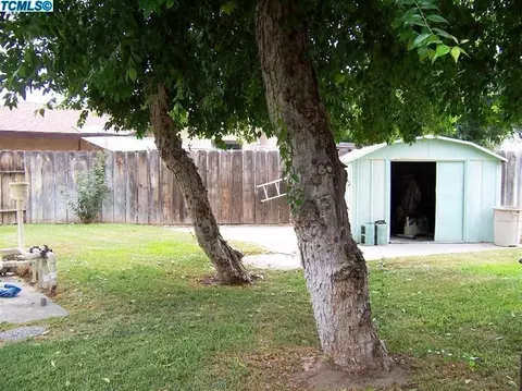 1237 Emerald Ln, Visalia, CA 93277 photo 21
