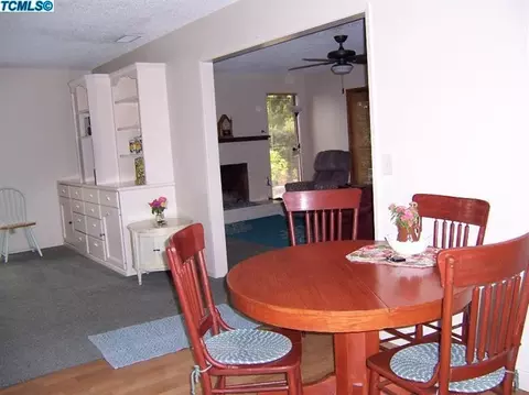 1237 Emerald Ln, Visalia, CA 93277 photo 8