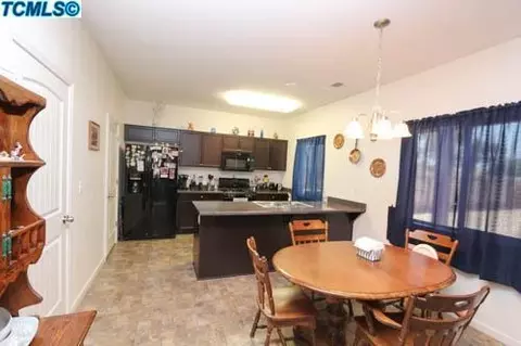 1303 El Paso, Dinuba, CA 93618 photo 6