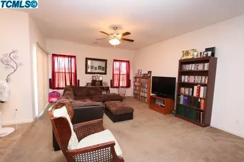 1303 El Paso, Dinuba, CA 93618 photo 4