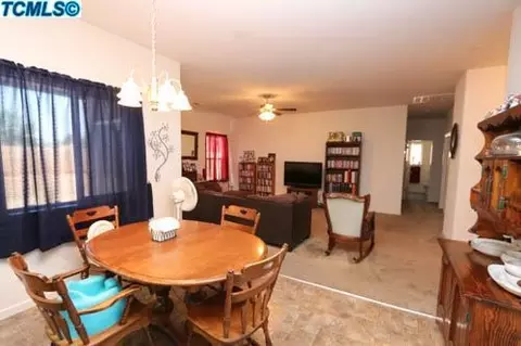 1303 El Paso, Dinuba, CA 93618 photo 9