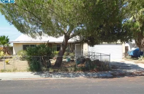 19734 Park Ln, Lemoore, CA 93245 photo 1
