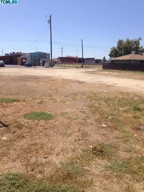 739 K St, Sanger, CA 93657 photo 3
