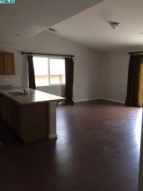 4417 E Stapp Ave, Visalia, CA 93292 photo 4