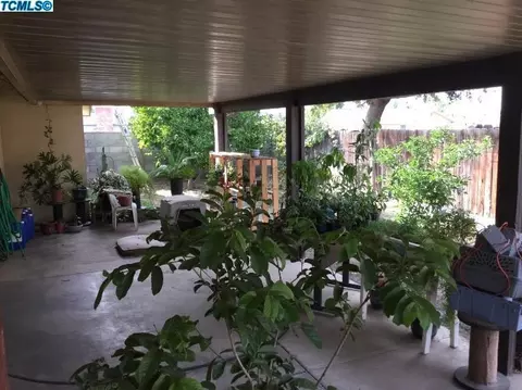 1620 E Walnut Ave, Tulare, CA 93274 photo 6