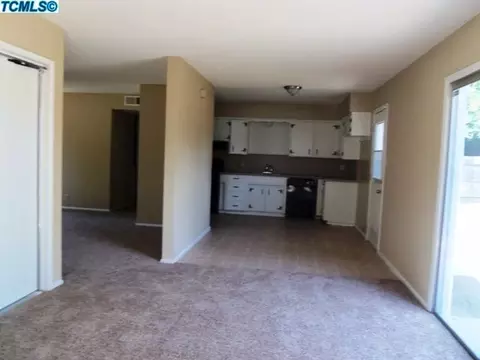 644 E Myrtle Ave, Visalia, CA 93292 photo 5