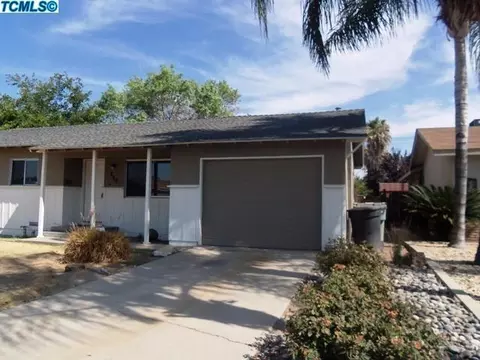 644 E Myrtle Ave, Visalia, CA 93292 photo 2
