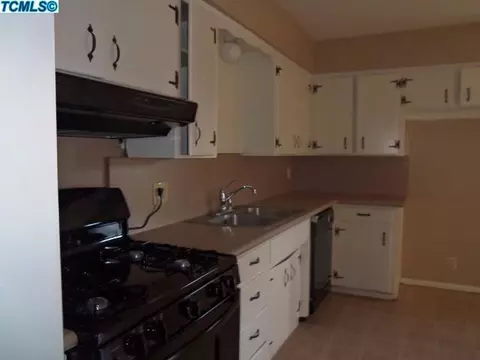 644 E Myrtle Ave, Visalia, CA 93292 photo 7