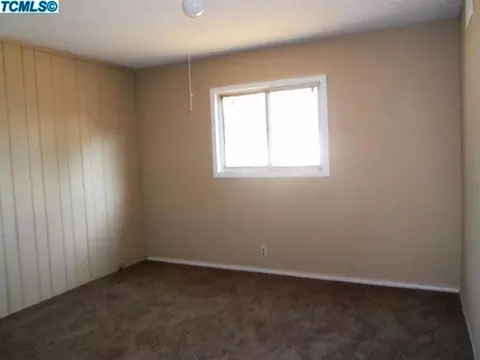 644 E Myrtle Ave, Visalia, CA 93292 photo 12