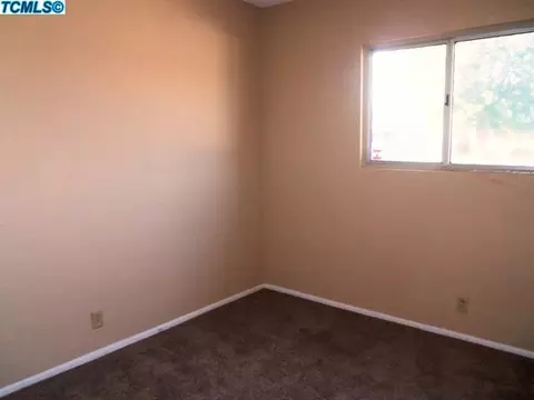 644 E Myrtle Ave, Visalia, CA 93292 photo 11