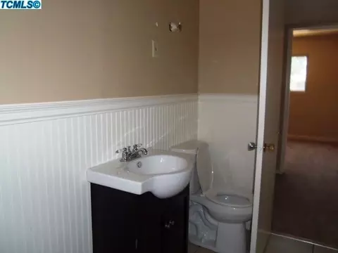 644 E Myrtle Ave, Visalia, CA 93292 photo 9