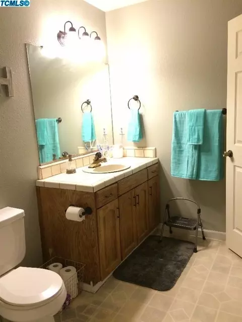 3212 E Velie Dr, Visalia, CA 93292 photo 11