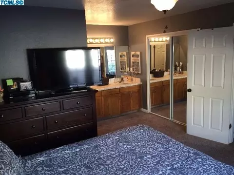 3212 E Velie Dr, Visalia, CA 93292 photo 9