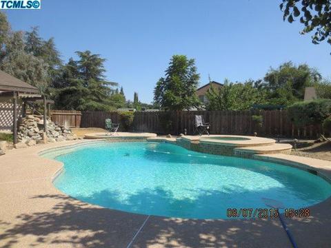 2247 E Paradise Ave, Visalia, CA 93292 photo 6