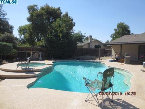 2247 E Paradise Ave, Visalia, CA 93292 photo 7