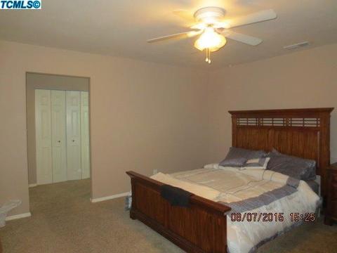 2247 E Paradise Ave, Visalia, CA 93292 photo 4