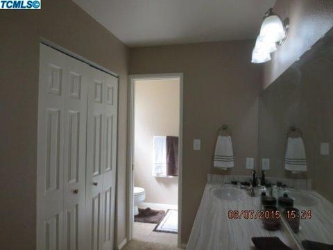 2247 E Paradise Ave, Visalia, CA 93292 photo 3