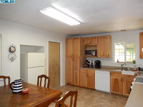 130 Bryant Ct, Exeter, CA 93221 photo 3