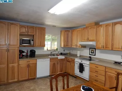 130 Bryant Ct, Exeter, CA 93221 photo 2