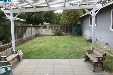 381 Juniper Ln, Lemoore, CA 93245 photo 10