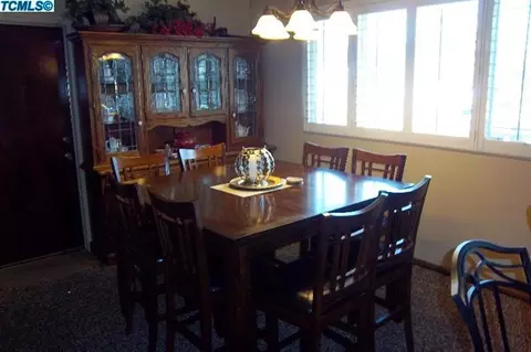 255 E Gannon Dr, Tulare, CA 93274 photo 6
